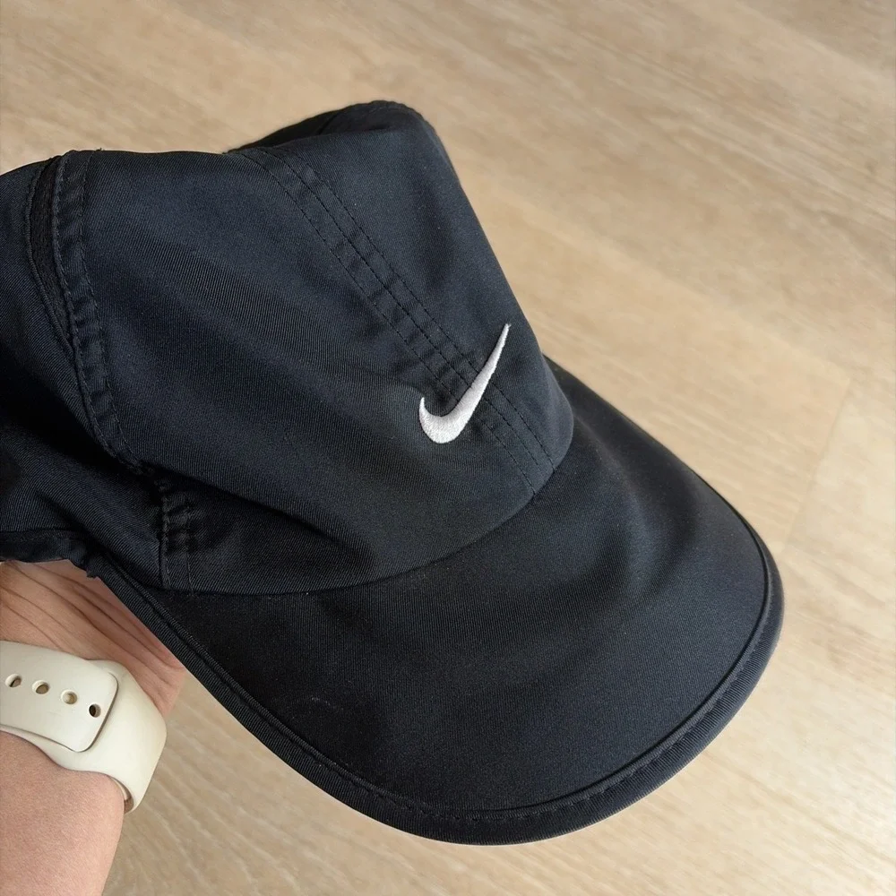 Nike Featherlight Women's Dri-Fit Hat Cap Black White Logo Swoosh‎ Running